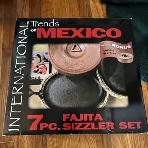 International Trends of Mexico 7 pc Fajita sizzler set cast iron tortilla